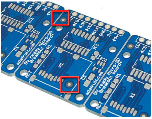 PCB 上的基准标记,用于自动装配对齐 PCB 上的基准标记,用于自动装配对齐