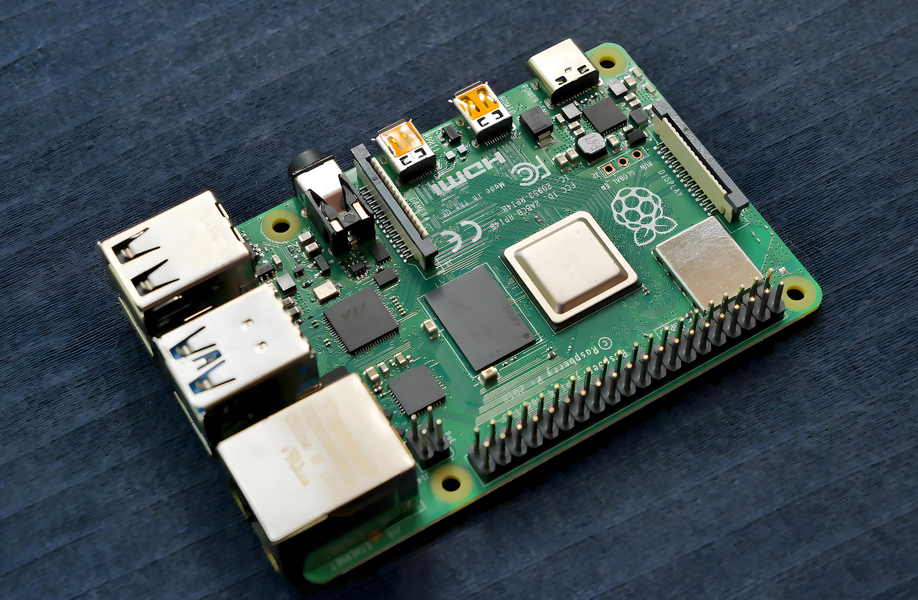 完整的 SMT 组装 PCB，无可见缺陷