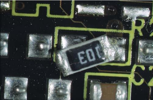 PCB 上 ncorrect 与 correct SMT 元件封装 PCB 上 ncorrect 与 correct SMT 元件封装