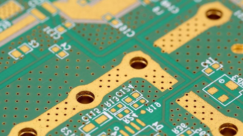 大电流 PCB 中的 2 盎司铜 PCB