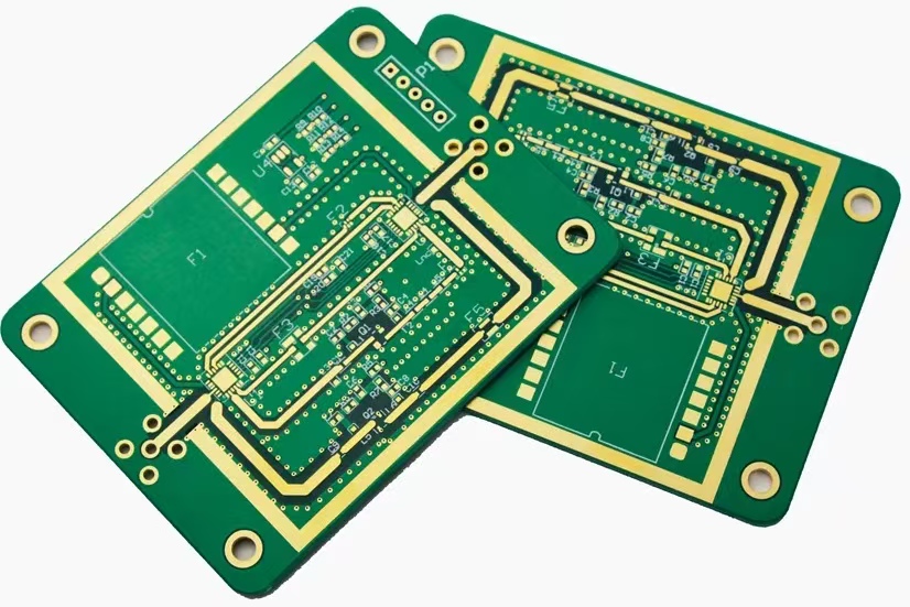 具有 ENIG 表面光洁度的成品 PCB,可实现最佳性能。 具有 ENIG 表面光洁度的成品 PCB,可实现最佳性能。