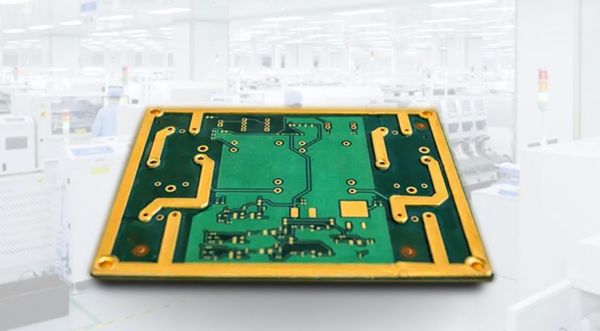 “最终的 PCB 设计采用优化的铜包层以提高性能。”