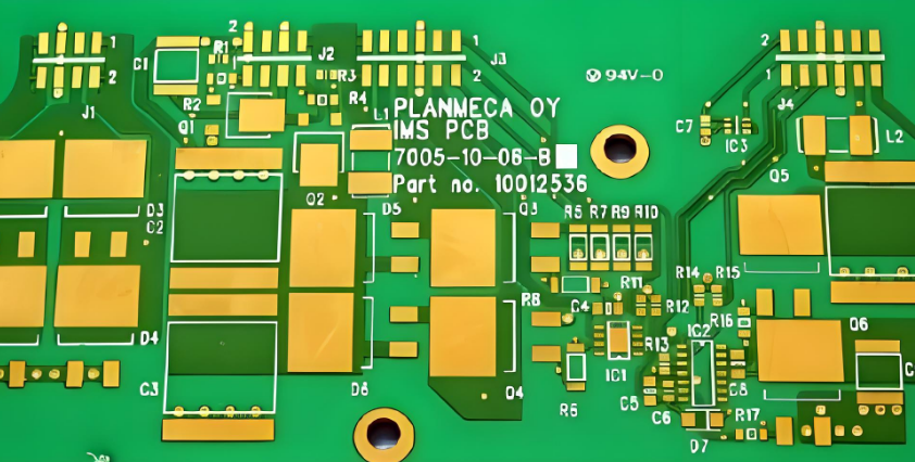 带有阻焊层的 PCB,可保护高频设计的铜走线 带有阻焊层的 PCB,可保护高频设计的铜走线