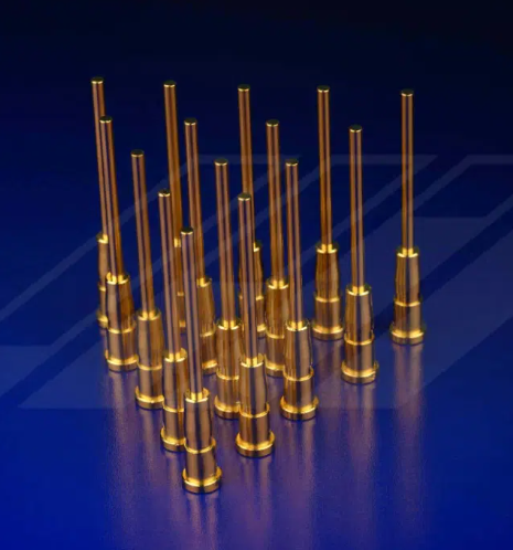高频连接器上的软镀金特写，以实现最佳性能