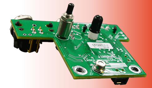 双面SMT板,顶部和底部有元件。 双面SMT板,顶部和底部有元件。