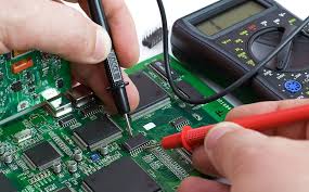 使用万用表测试组装好的 FR-4 PCB 的连续性和短路 使用万用表测试组装好的 FR-4 PCB 的连续性和短路