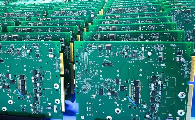 批量 PCB 订单，实现经济高效的制造